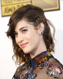 lizzy caplan2